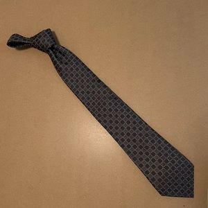 Grey print men’s %100 silk tie
